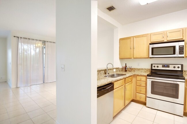 Photo - 6420 Park Lake Cir