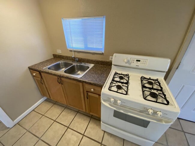 Photo - 1152 N 8th St