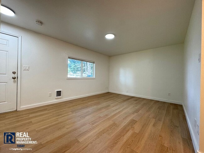 Photo - 7619 Douglas St W Unit Apartment #3