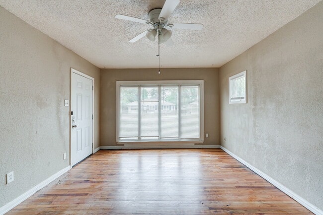 Photo - Wonderful updated home! 3/1!