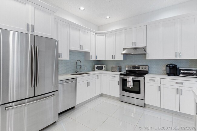 5190 Lake Catalina Dr Unit B