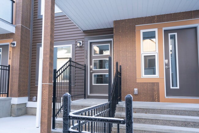 Building Photo - 230 Livingston Common NE