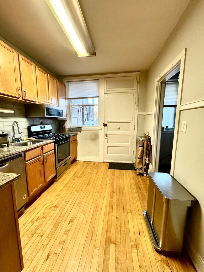 Photo - 1955 W Sunnyside Ave Unidad 2