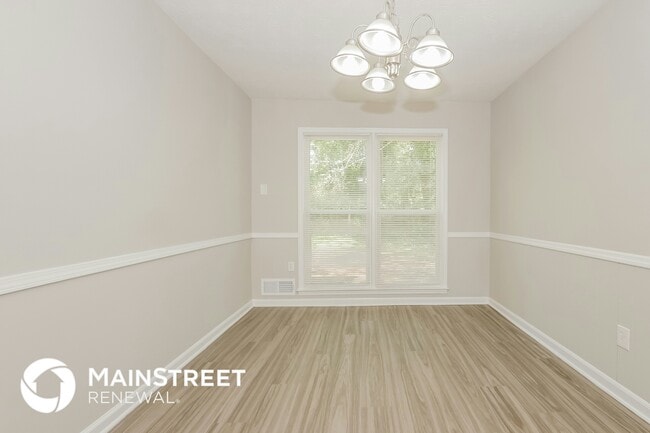 Photo - 6650 Walker Rd