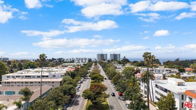 Photo - 605 San Vicente Blvd Unit 301