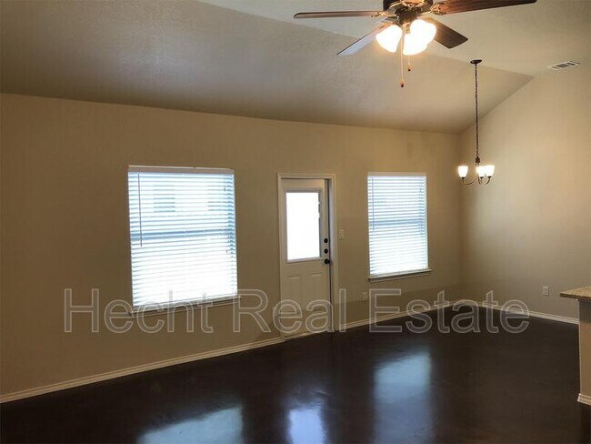 Photo - 414 Jack Rabbit Ln