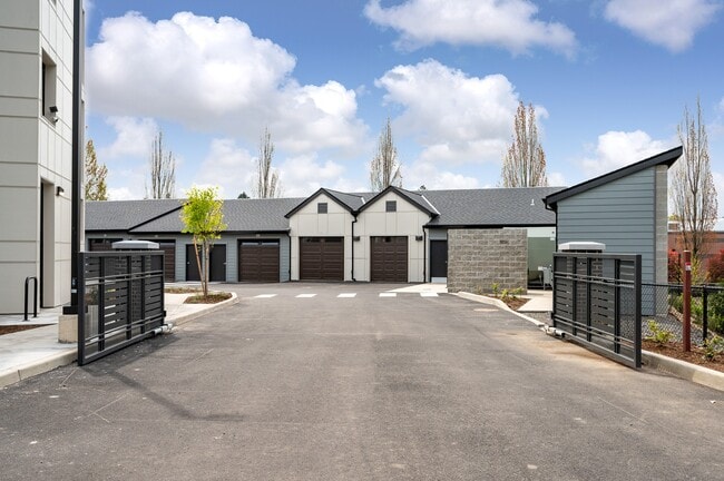 もりもり37★rent Seven Acres Apartments - Milwaukie, OR | ForRent.com