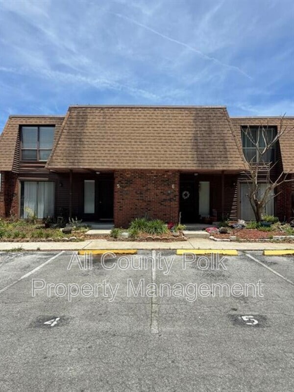 Building Photo - 1836 N Crystal Lake Dr