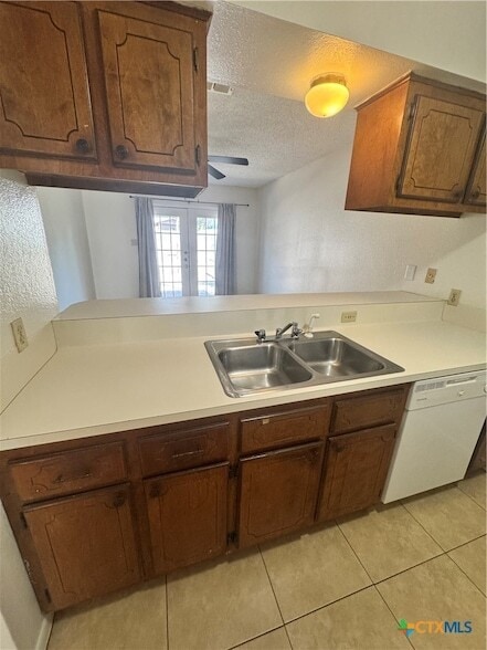 Photo - 201 Versailles St