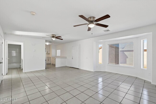 Photo - 8321 W Edwards St Unidad B