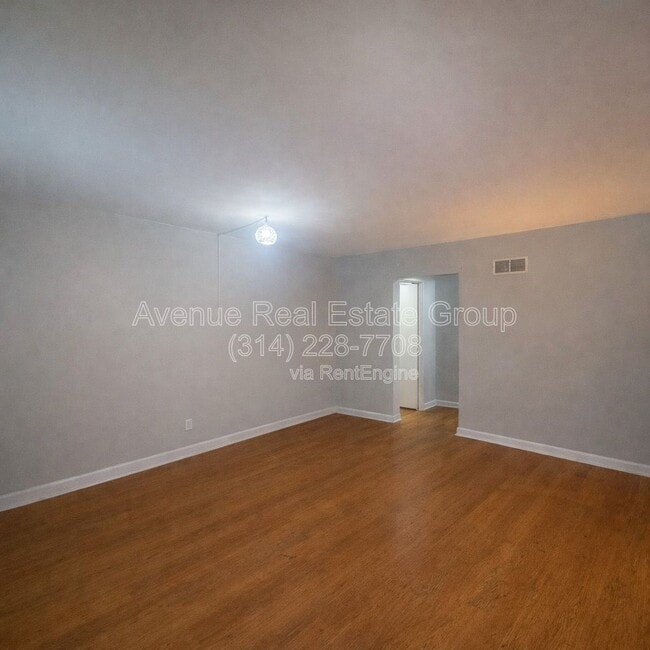 Photo - 7116 Clayton Rd