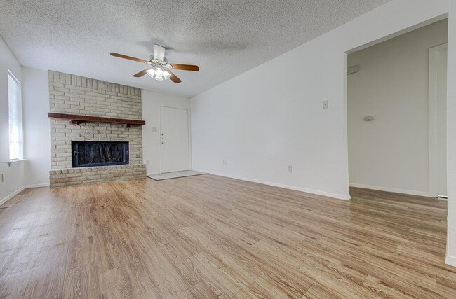 Photo - 7111 Dan-Jean Dr