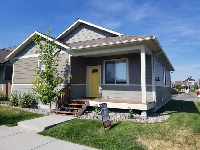 Photo - Adorable 2 Bedroom House- Great Location!