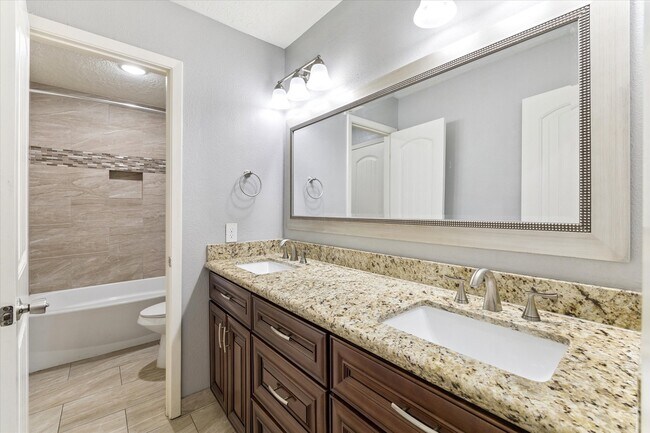 Photo - 2622 Strait Ln