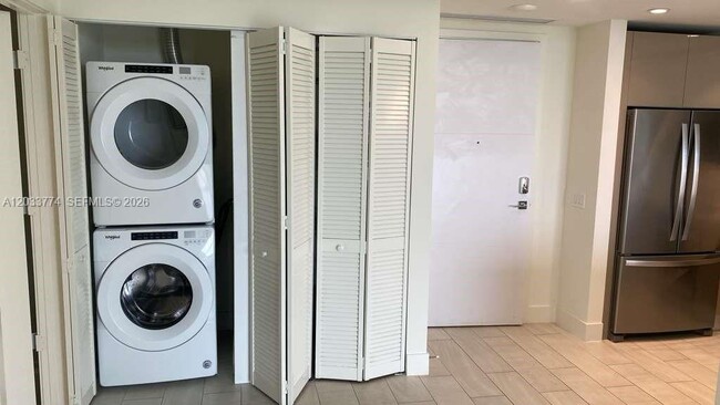 Photo - 2000 Metropica Wy Unit 2111
