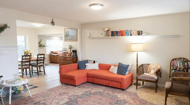 Photo - 1110 Phelps Cir