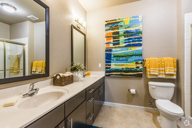 2 BR, 2 BA - 970SF