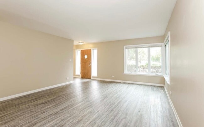 Photo - 1464 Deerfield Rd