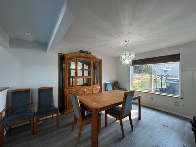 Photo - 4Bd/2.5Ba Everett Home