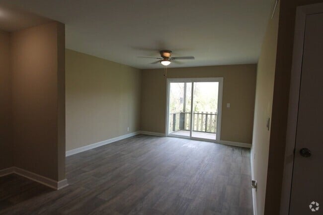 Building Photo - 320 Welch Rd Unit E6 Rental