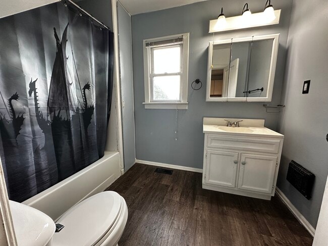 bathroom - 717 E Center St