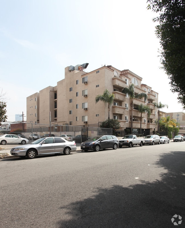 Carondelet Apartments - 750 S. Carondelet St.