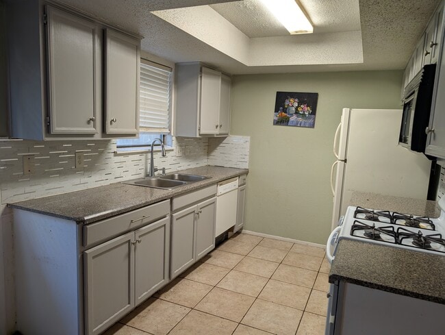 Photo - 419 Meadowcreek Cir