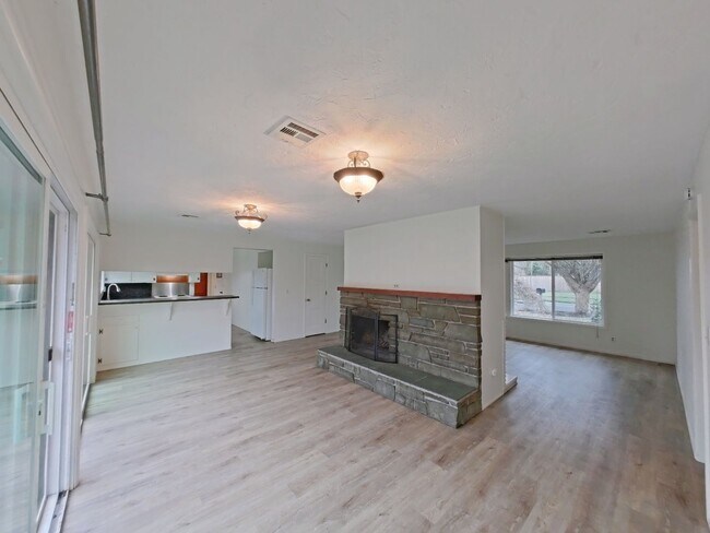 Photo - 3 Bedroom Family Home in the Harlow Street Bridge Area