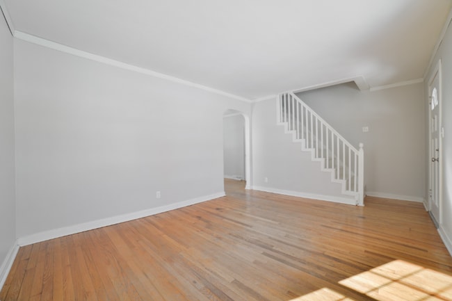 Photo - 225 Henderson St