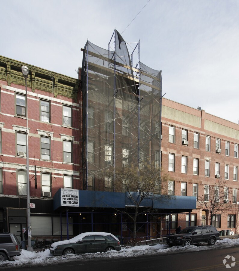 Photo - 99 Greenpoint Ave Apartments