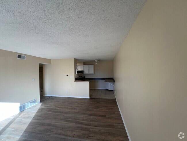 Building Photo - 2324 SW Briarwood Plaza Unit 204F Rental
