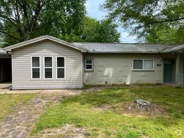 Building Photo - 302 W Crawford St Rental