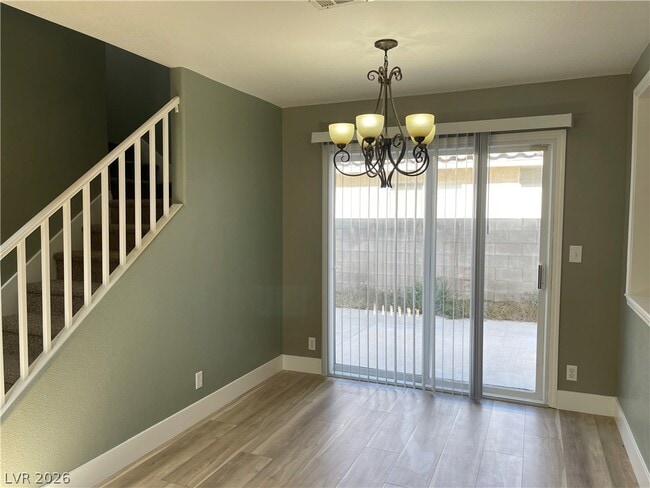 Photo - 5848 Red Dawn St