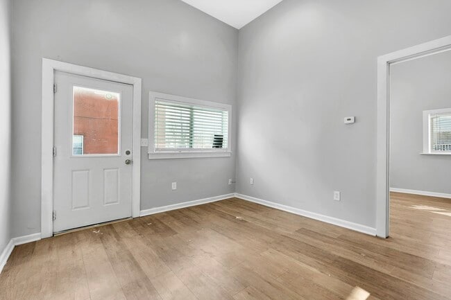 Photo - 1518 Howard St