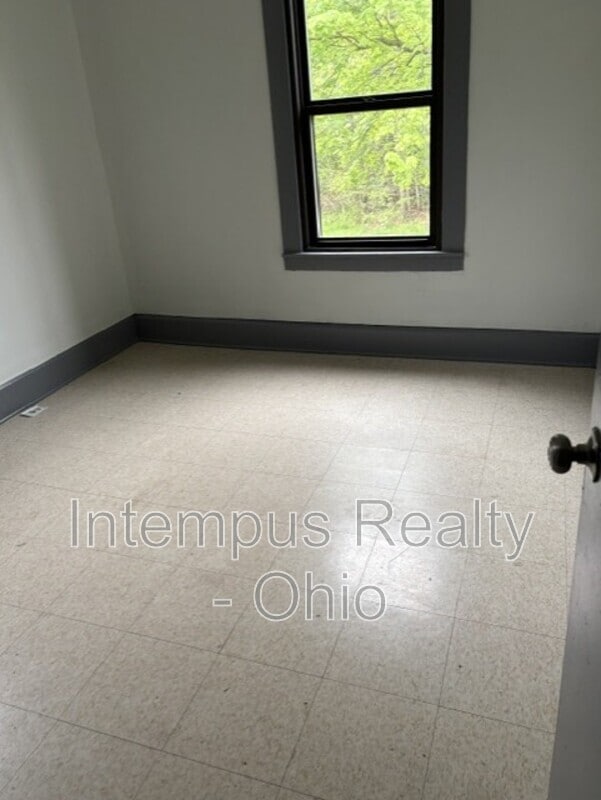 Photo - 2129 Kensington Ave