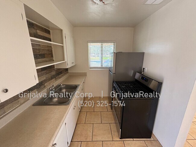 Photo - 4549 E Eastland St Unit 4551