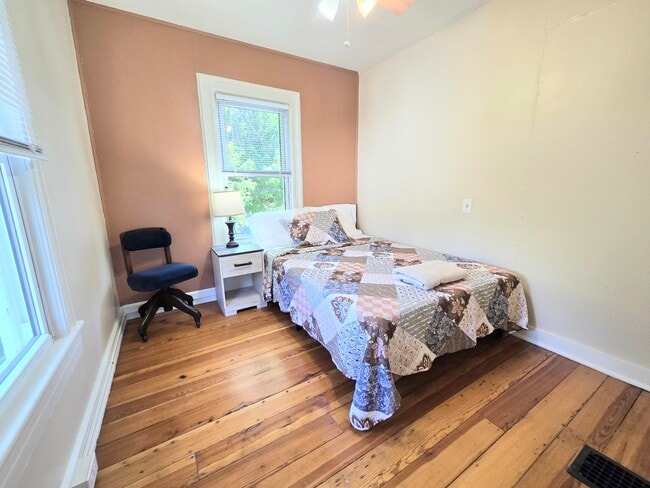 Photo - 4243 Old Clyde Rd