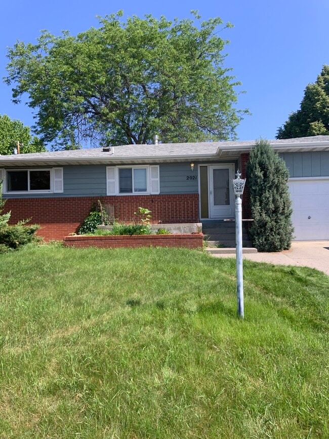 Photo - 2021 Canyon Dr Townhome