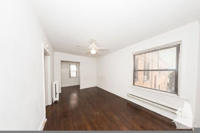Building Photo - 2237 N Bissell St Unit 2237.5-1E
