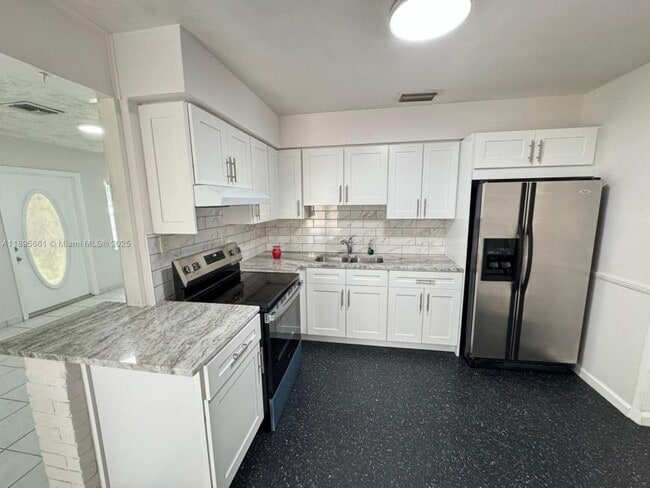 Photo - 3 bedroom in Hollywood FL 33023