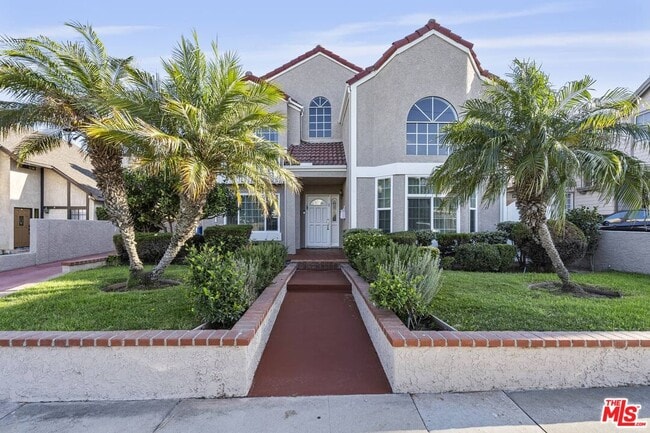 Photo - 2210 Graham Ave Townhome