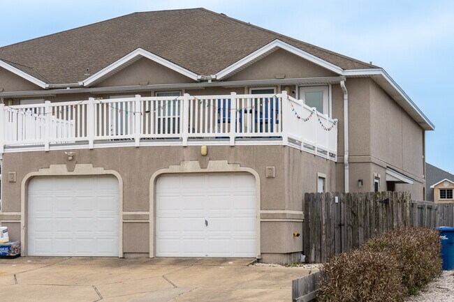 Photo - 13969 Ports O Call Dr Unit D