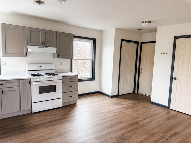 Photo - 405 Main St Unit 2