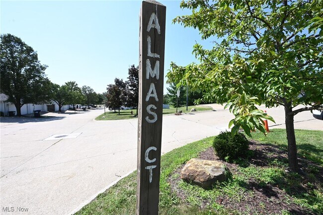 Photo - 655 Almas Ct