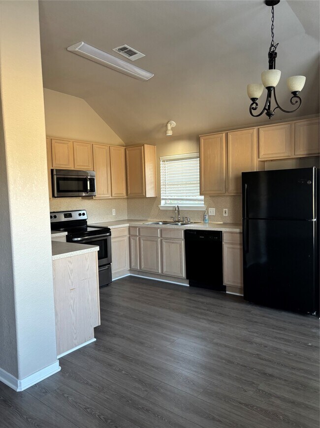 Photo - 16711 Jib Ct