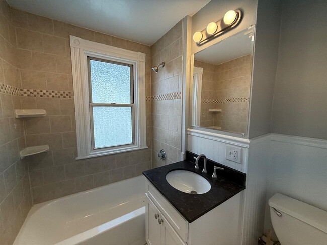 Photo - 29 Trull St Unit 2