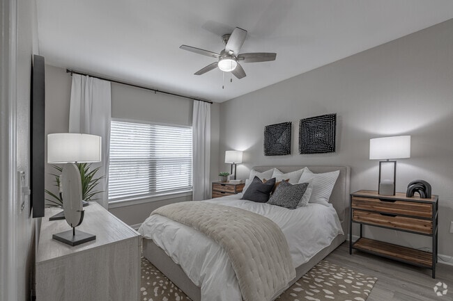 1BR, 1BA - 765 SF