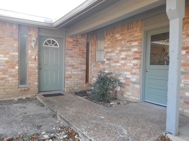 Photo - 523 Tomahawk Trail