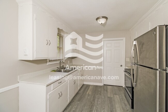 Photo - 883 Medfield Rd