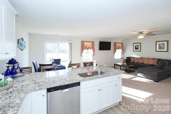 Photo - 6008 Lowe Ln